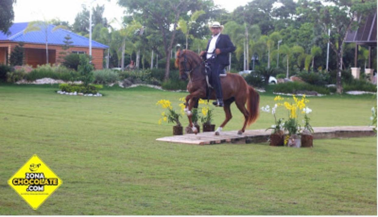 Hotel Villas Del Lago Nagua Exterior photo